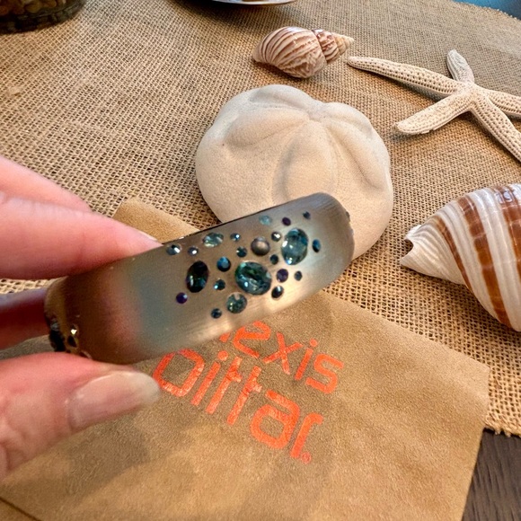 Alexis Bittar crystal lucite hinged bracelet - Picture 2 of 4